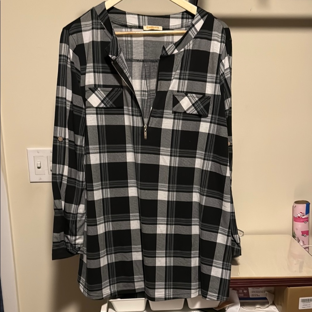 Baikiea Black and White Long Sleeve plaid shirt with Mandarin Collar